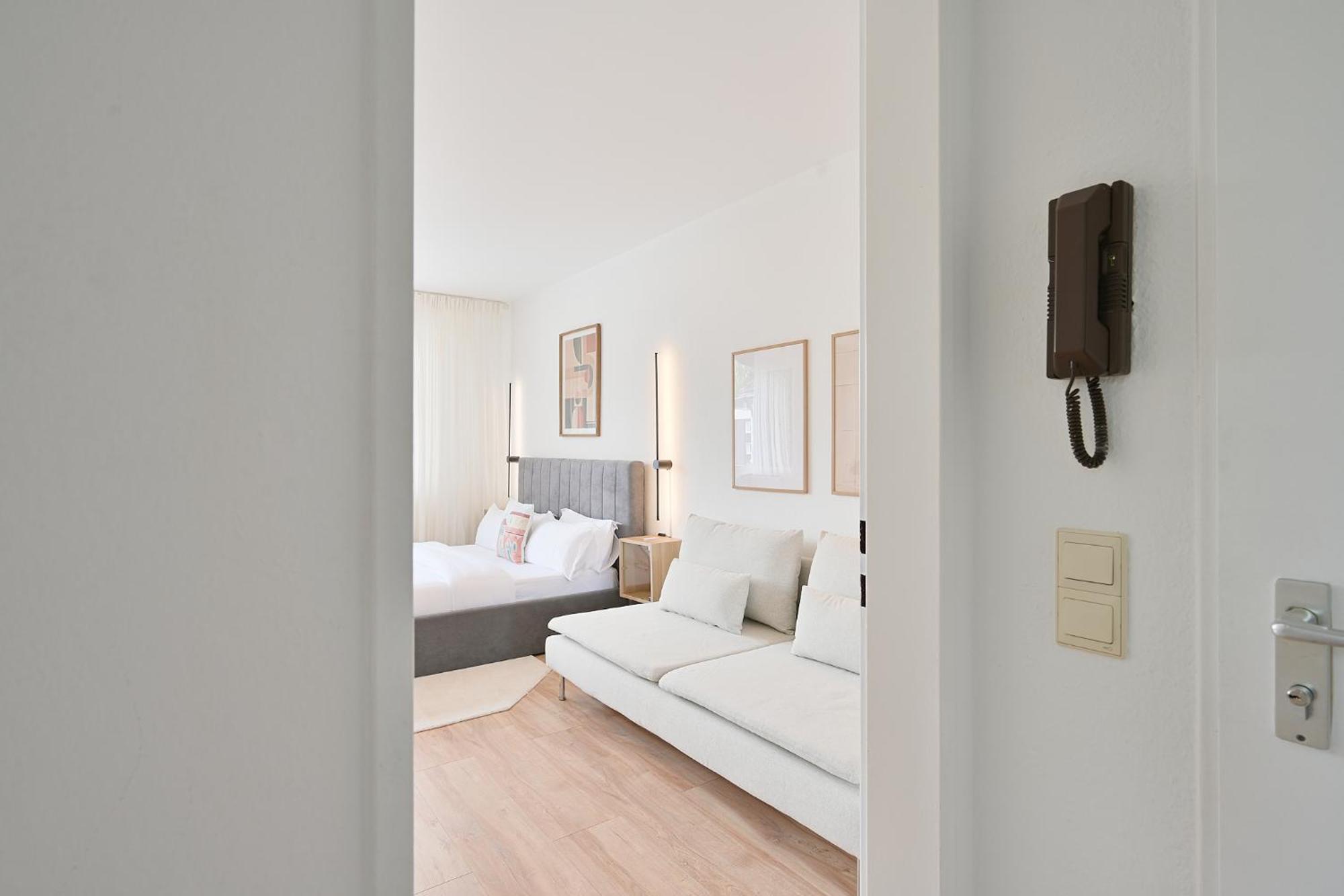Beautiful And Stylish 1-Bedroom With Kitchen And King Size Bed Wuppertal Eksteriør billede