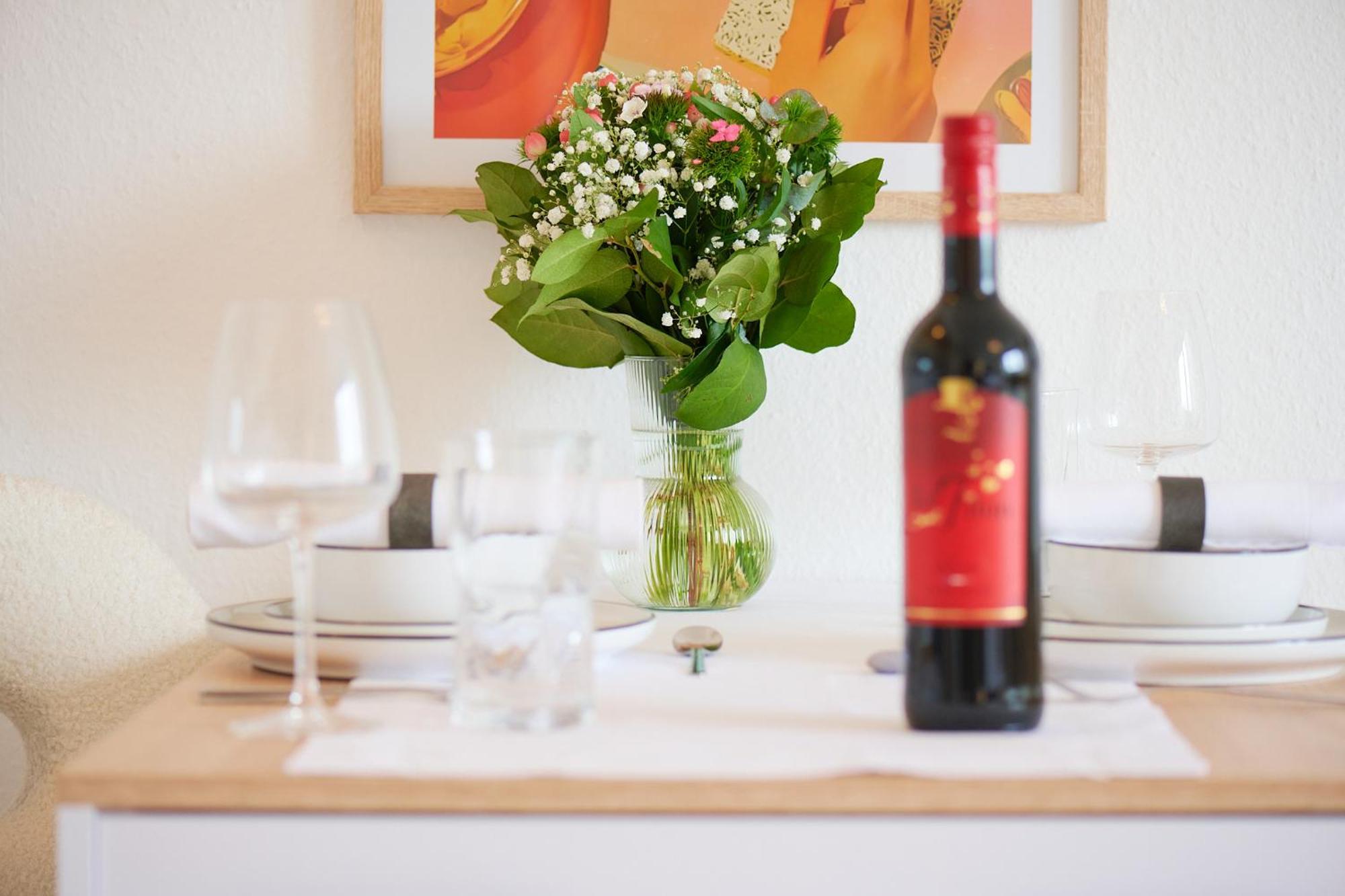 Beautiful And Stylish 1-Bedroom With Kitchen And King Size Bed Wuppertal Eksteriør billede